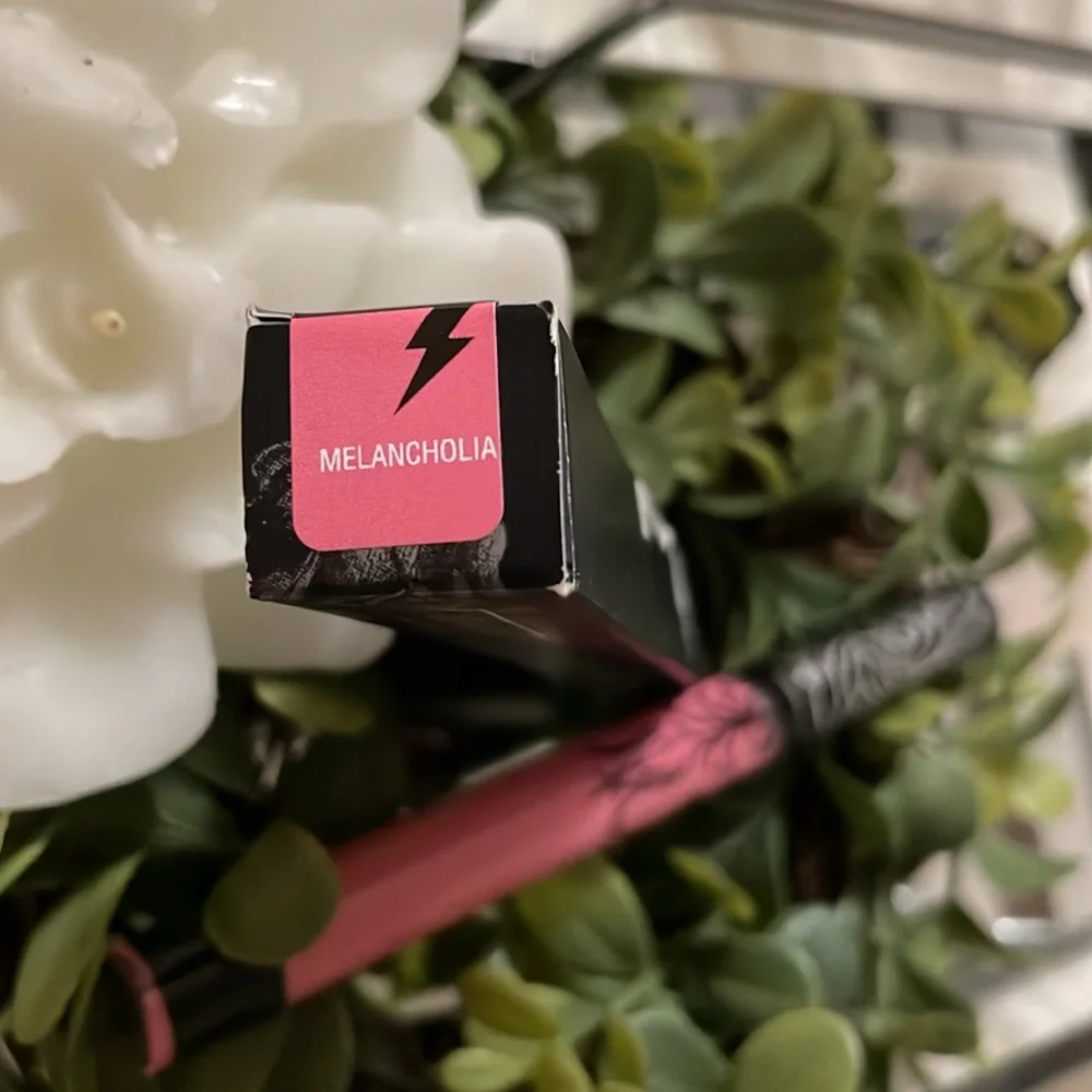 🖤 👄 KAT VON D®️ GORGEOUS SHADE MELANCOLÍA Everlasting Liquid Lipstick 👄 🖤